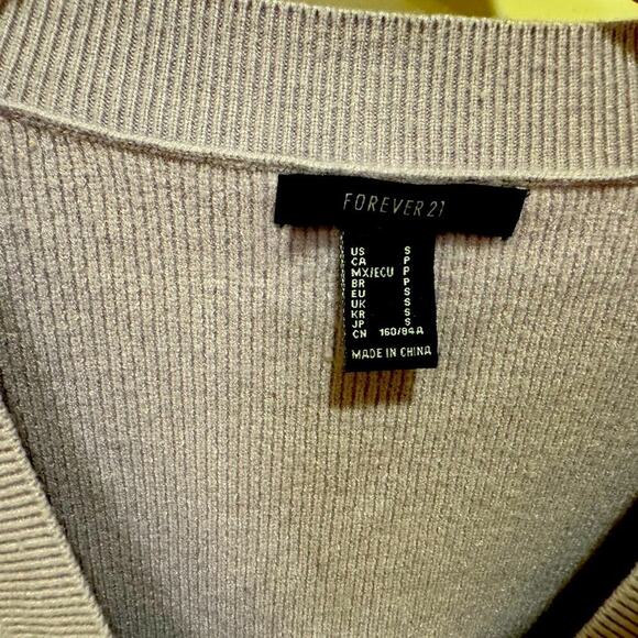 Forever 21 Sweater - Picture 5 of 6